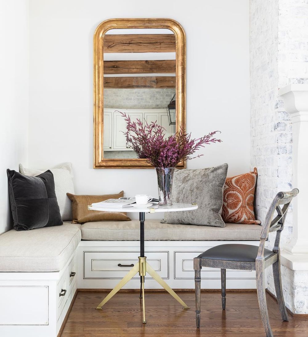 Corner Banquette Seating Breakfast Nook via @marieflaniganinteriors