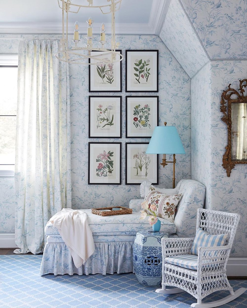 Neo-traditional pattern wallpaper and blue chinoiserie stool via @amylberry