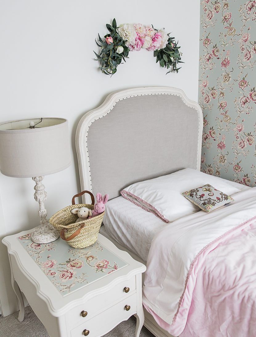 Floral wallpaper French Country Bedroom via @somuchbetterwithage