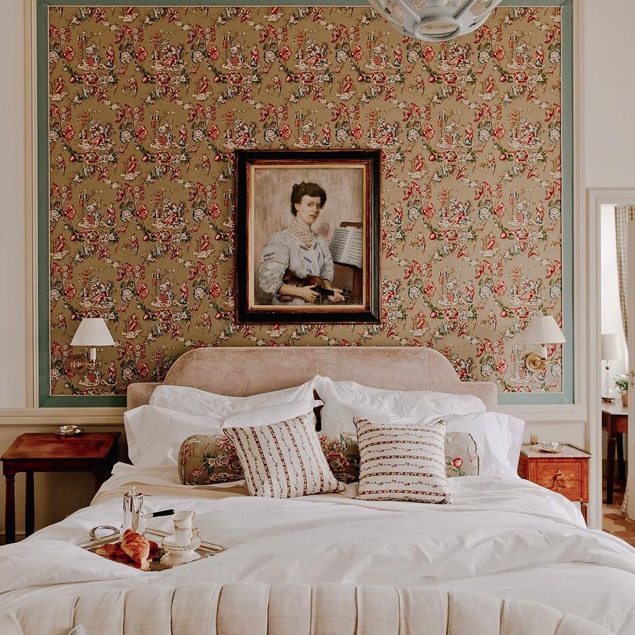 French Country Bedroom with Portrait via @provencepoiriers