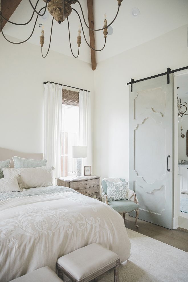 19 French Country Bedrooms To Make You Swoon