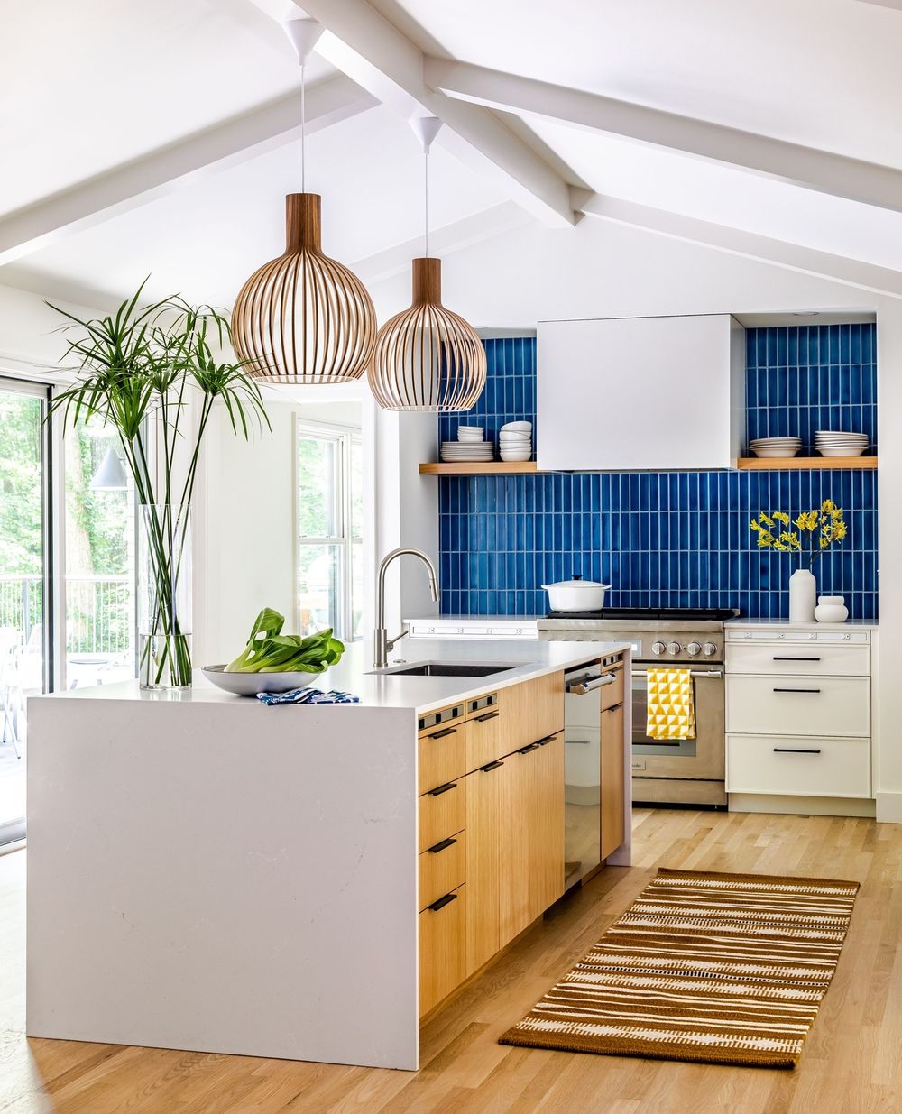 Mid-century Coastal Kitchen design @terracottadesignbuild