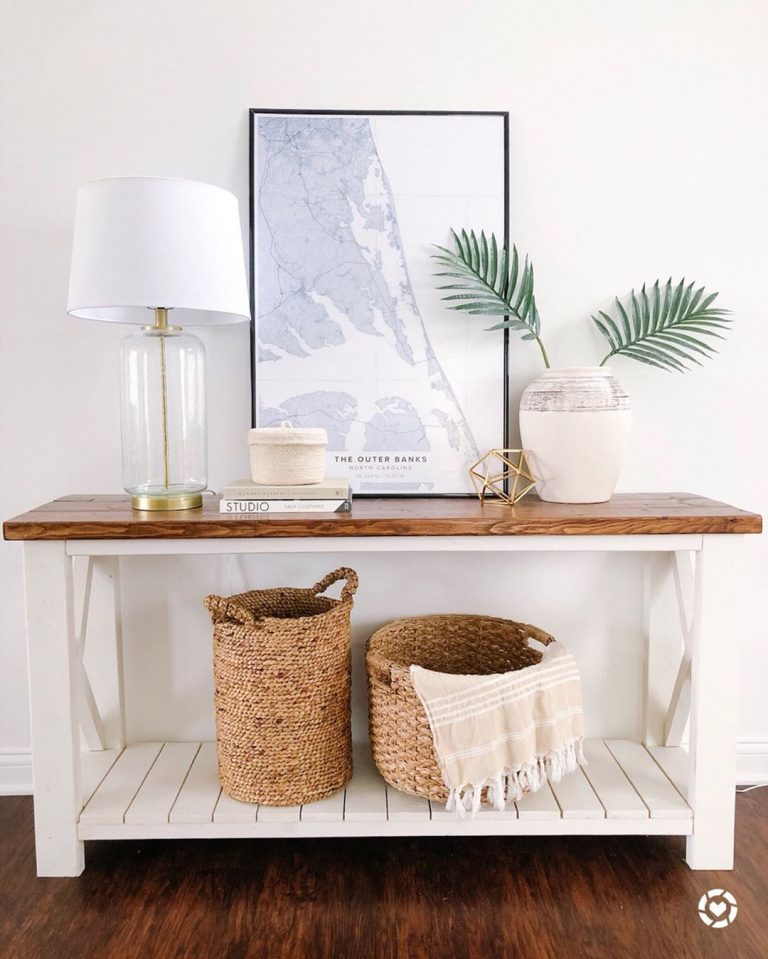 25 Coastal Console Tables For Summer   Coastal Console Table Via @caitlinmariedesign 768x959 