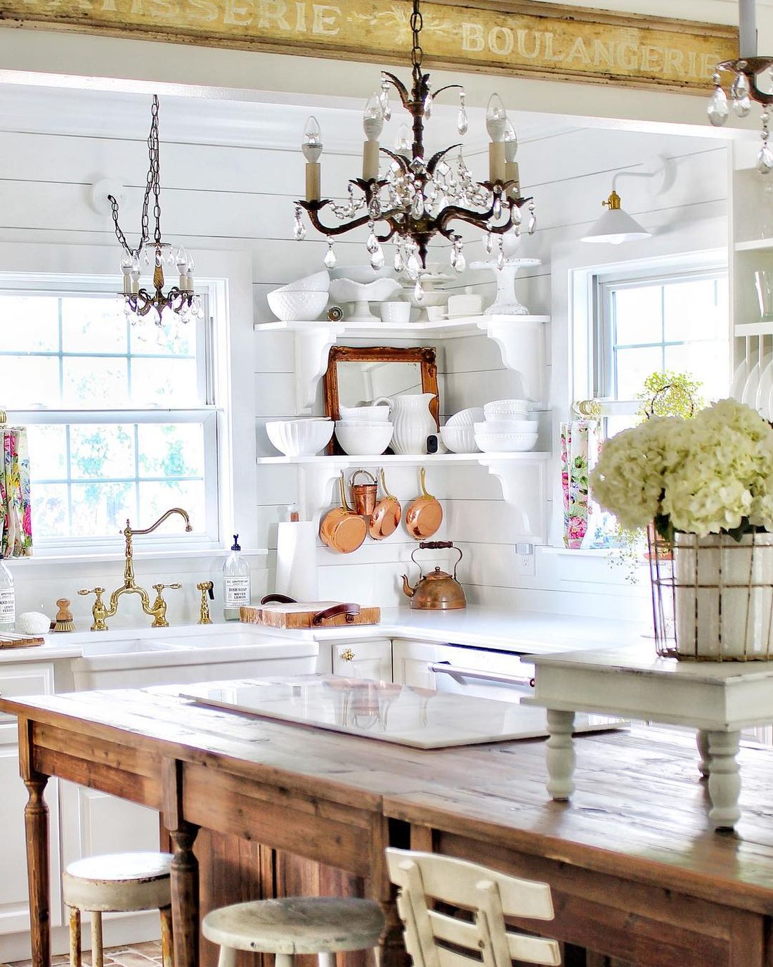 French Country Kitchen with Crystal Chandelier via @simplyfrenchmarket