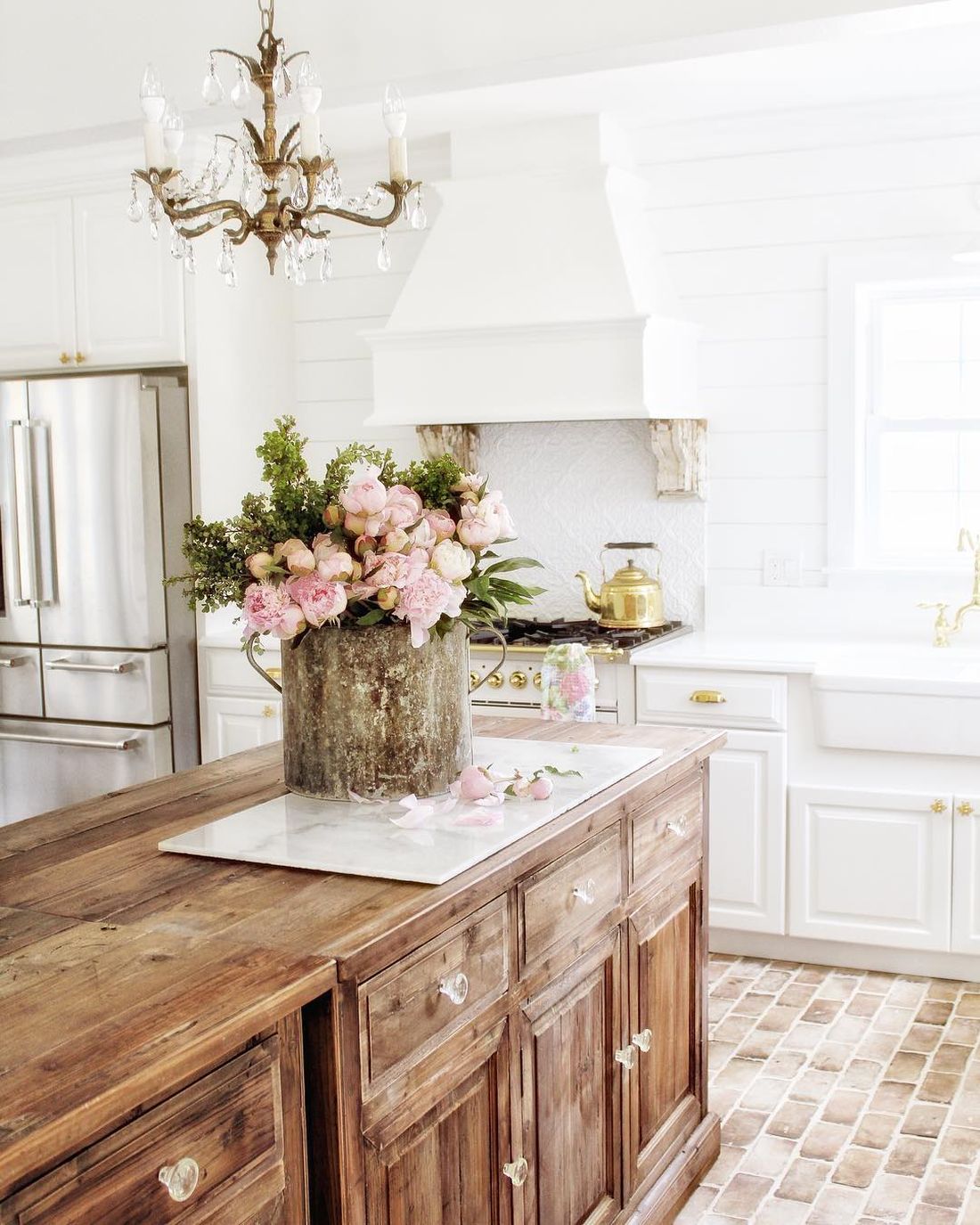 19 Most Gorgeous French Country Kitchens   French Country Kitchen With Wooden Island Via @simplyfrenchmarket 