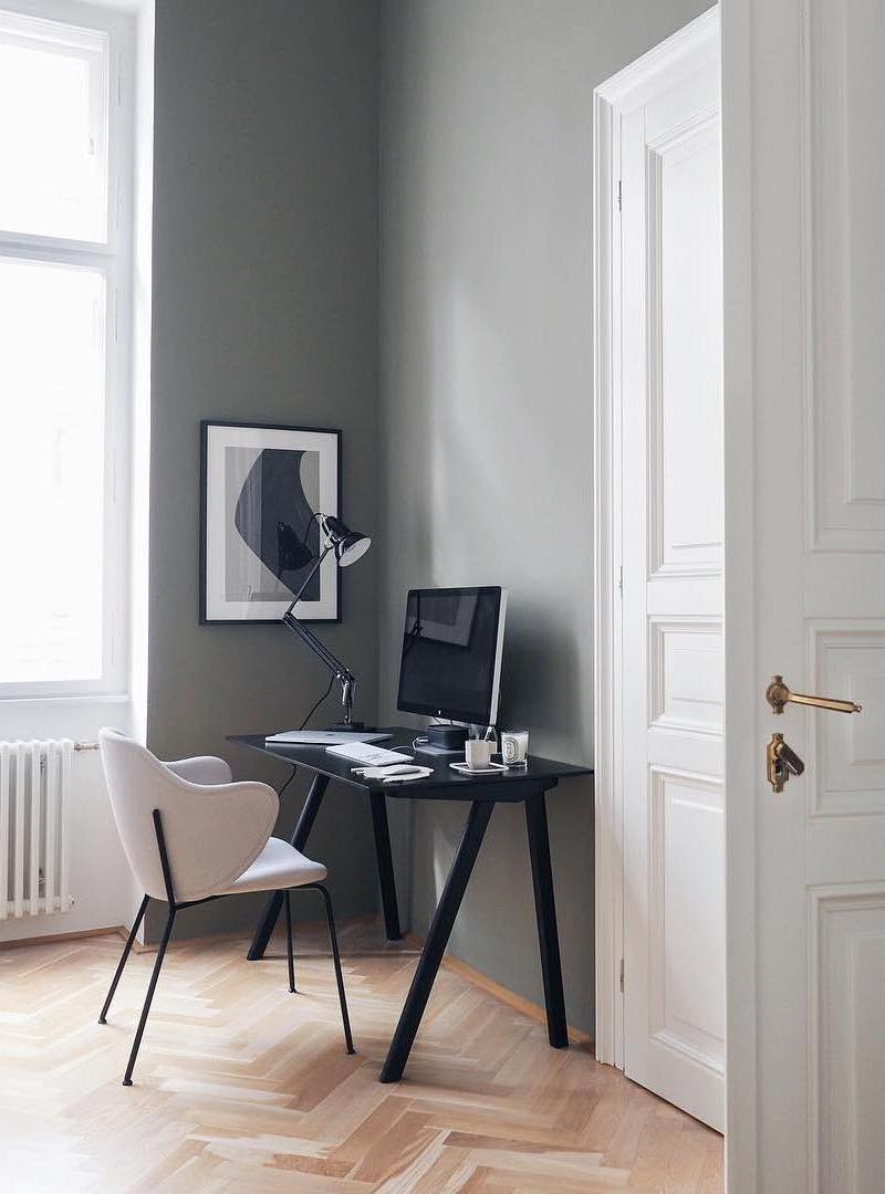 Scandinavian Desks via @svenja_traumzuhause