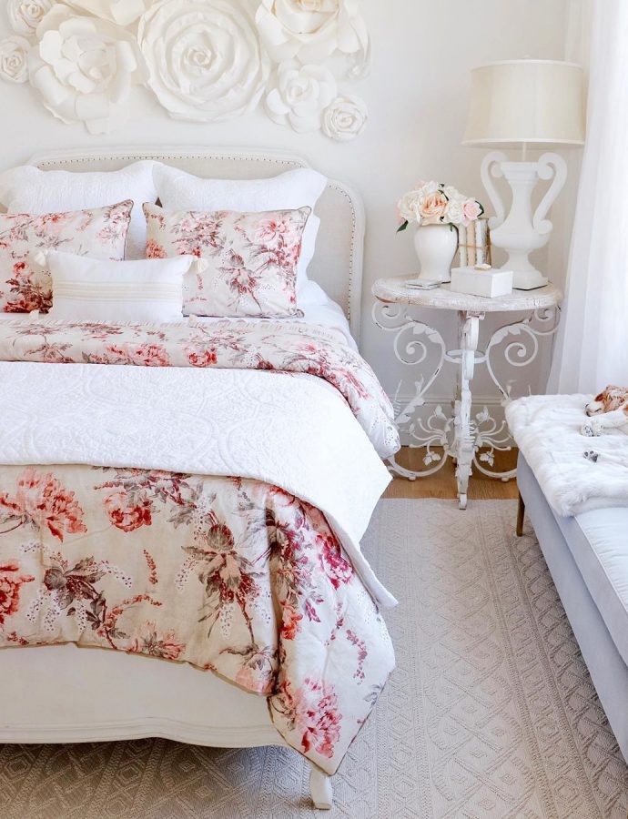 19 Feminine Bedrooms with Style