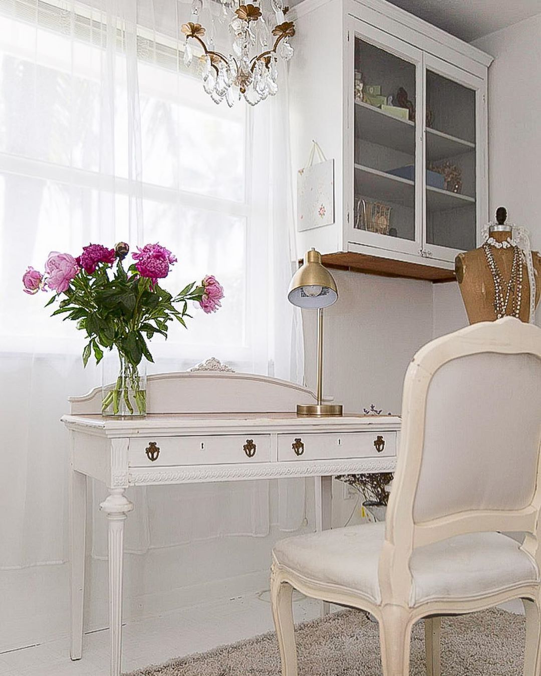 French Country Office with Vintage Desk via @shabbyfufu