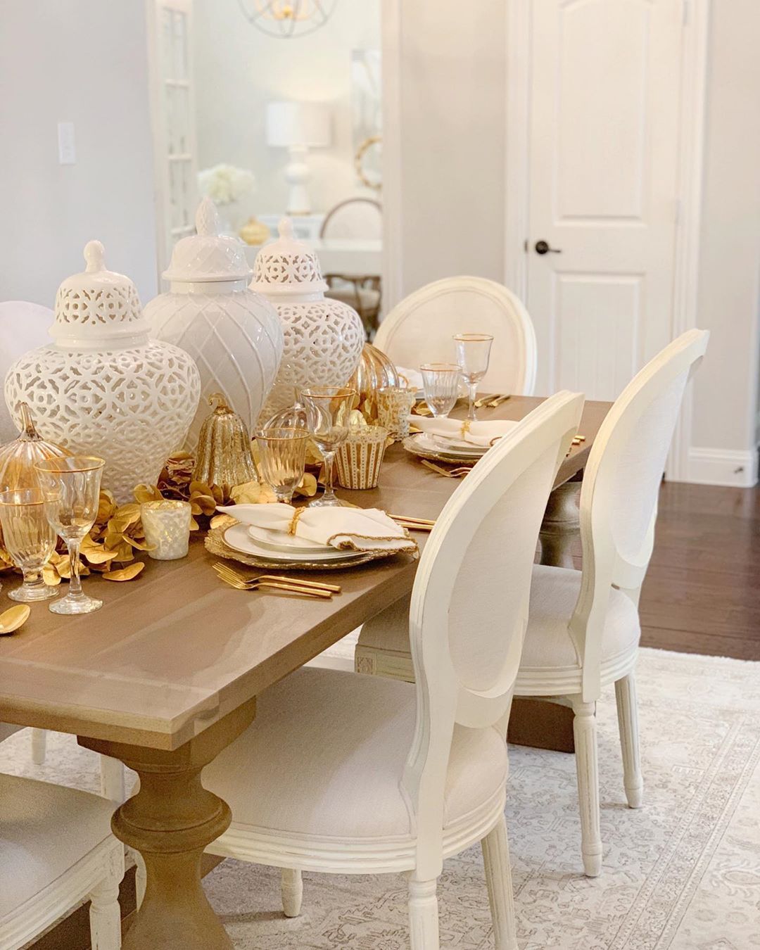 Glam Dining Room with Gold Table Setting via @thedecordiet