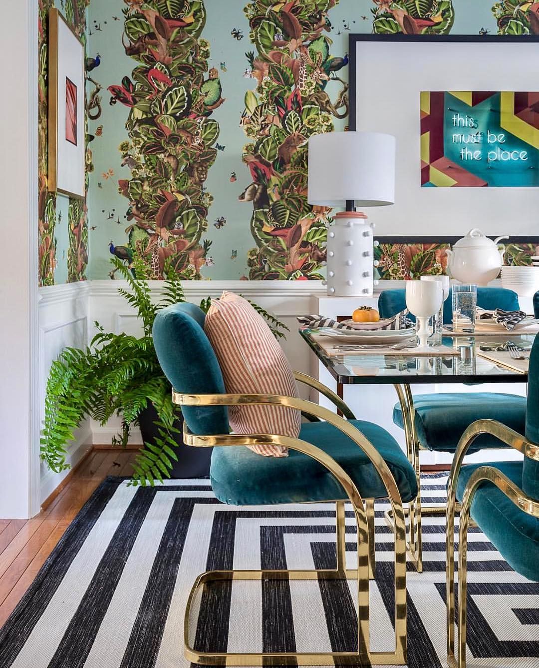 Glam Dining Room with Teal Velvet Dining Chairs via @jewelmarlowe