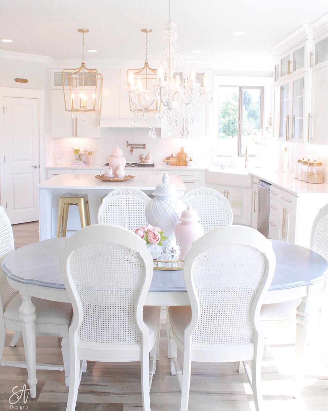 15 Glam Dining Rooms You Must See