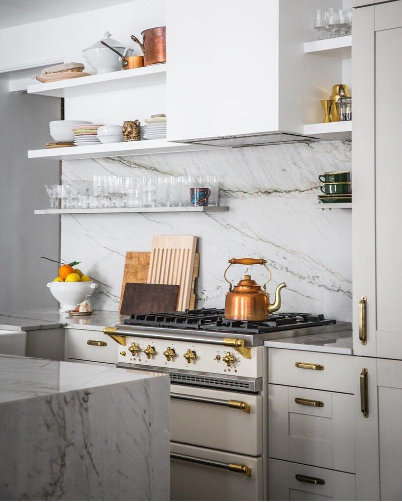 Parisian kitchen with Marble Backsplash via @aptlafayetteparis