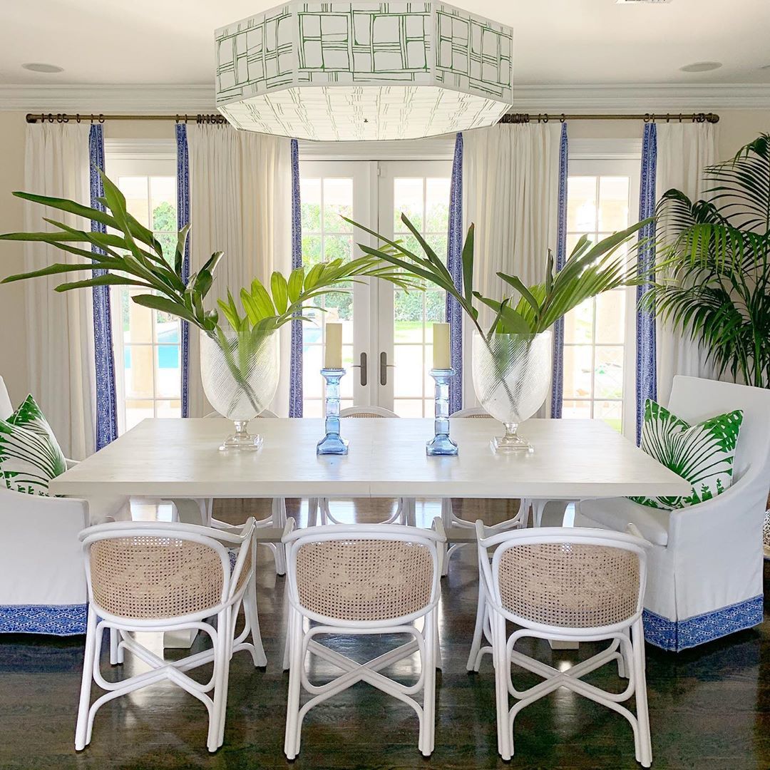 Coastal Dining Room With Cane Back Chairs Via @ellenkavanaugh 