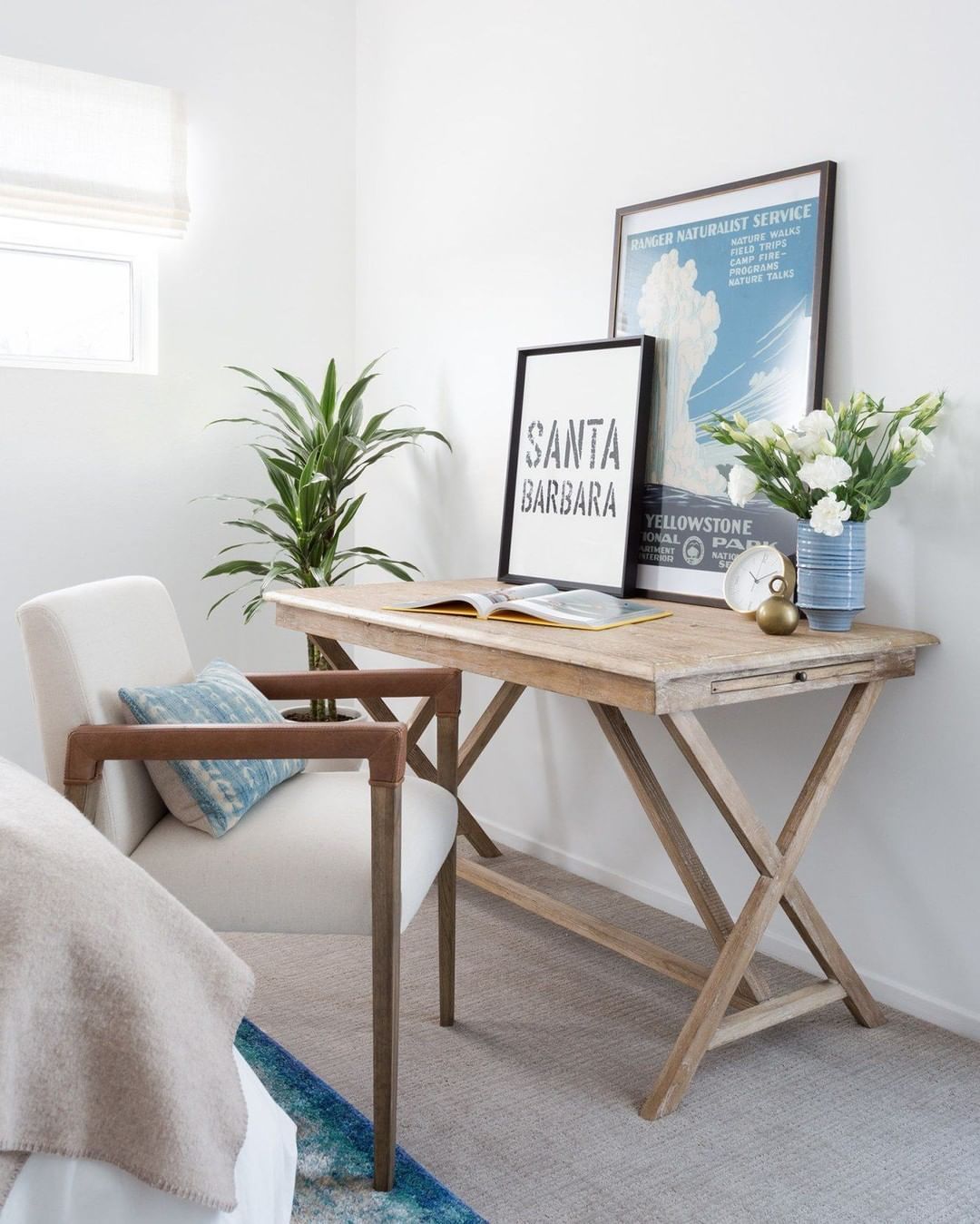 Coastal Office with Driftwood Desk via @lindseybrookedesign