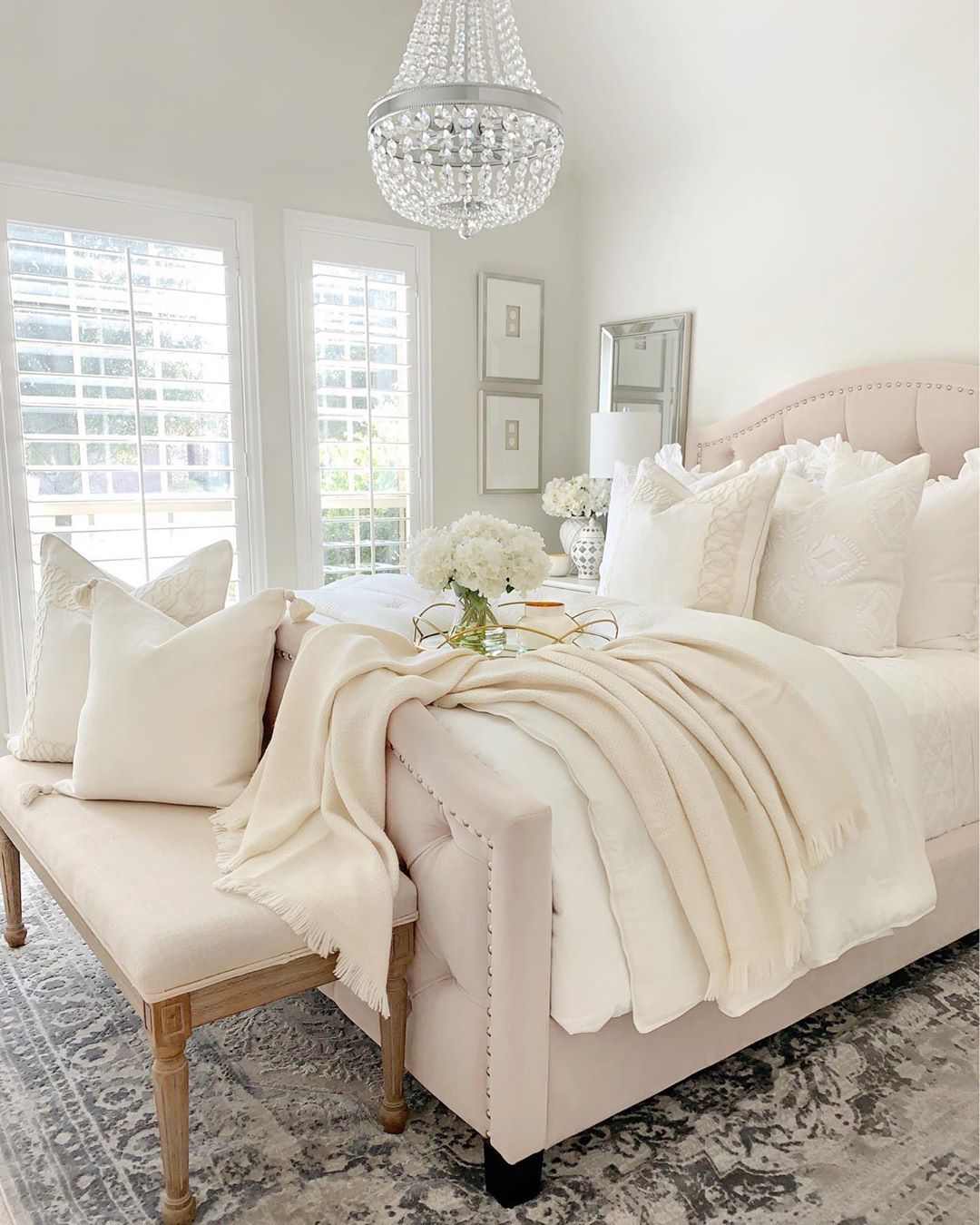 Glam Bedroom with Pink Tufted Bed via @thedecordiet