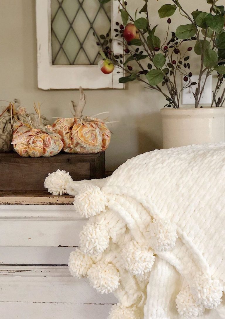 17 Best Fall Throw Blankets for a Cozy Autumn