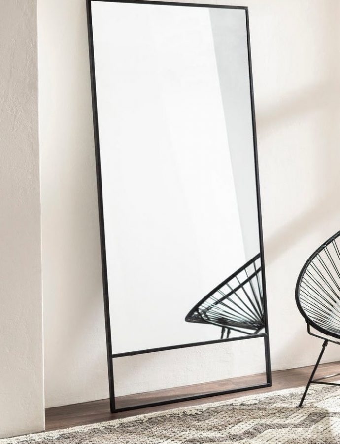 17 Sleek Modern Mirrors for the Home