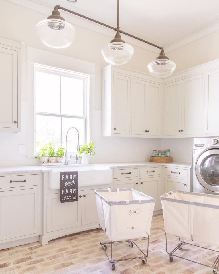 7 Gorgeous Farmhouse Laundry Room Decor Ideas 3516