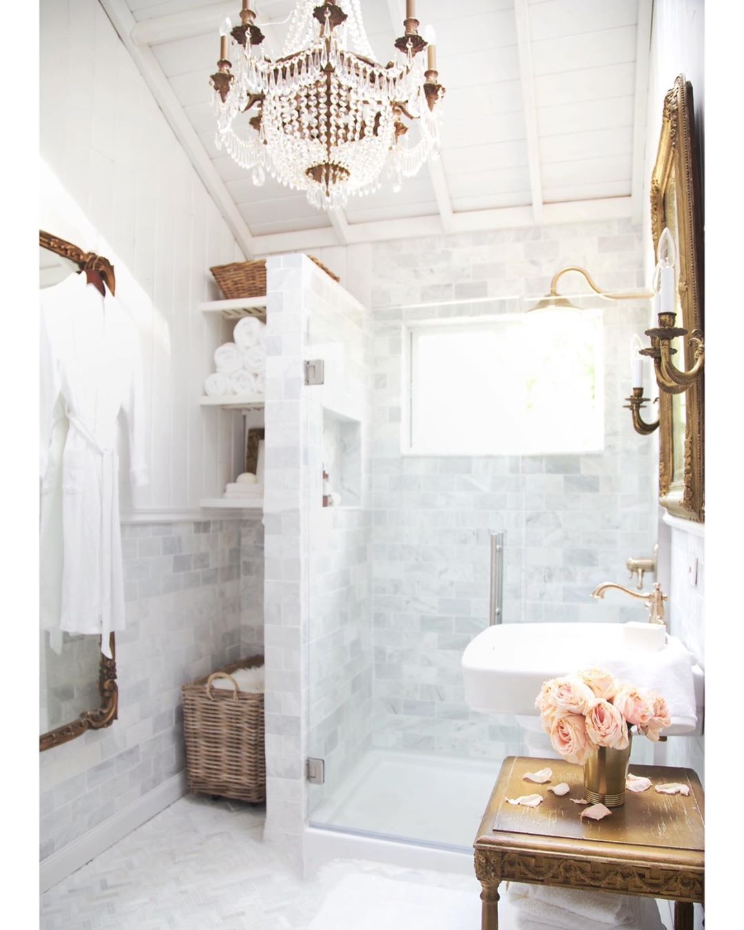 French Country Bathroom With Crystal Chandelier Via @frenchcountrycottage 