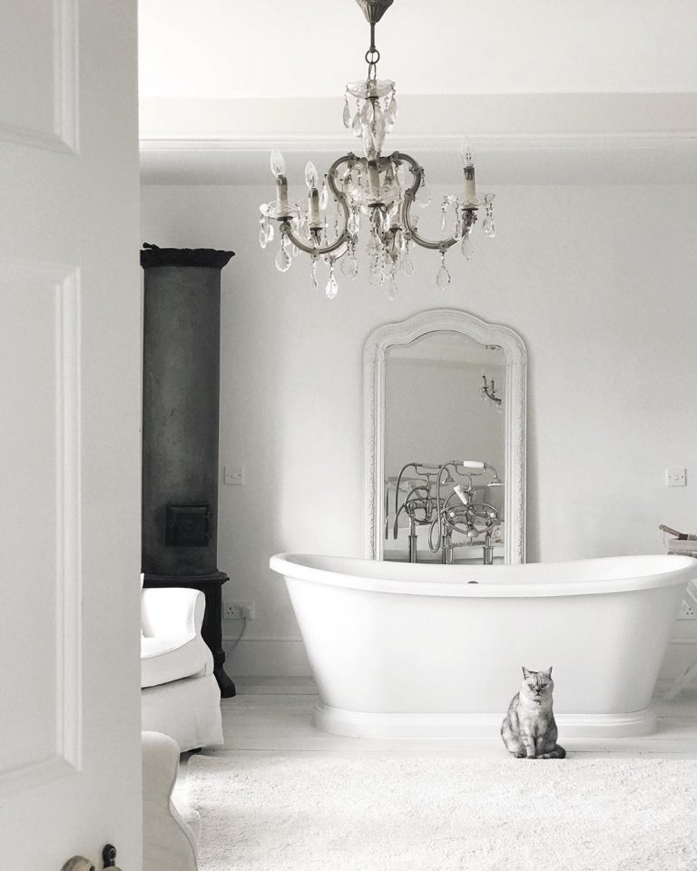 23 French Country Bathroom Decor Ideas for Your Home