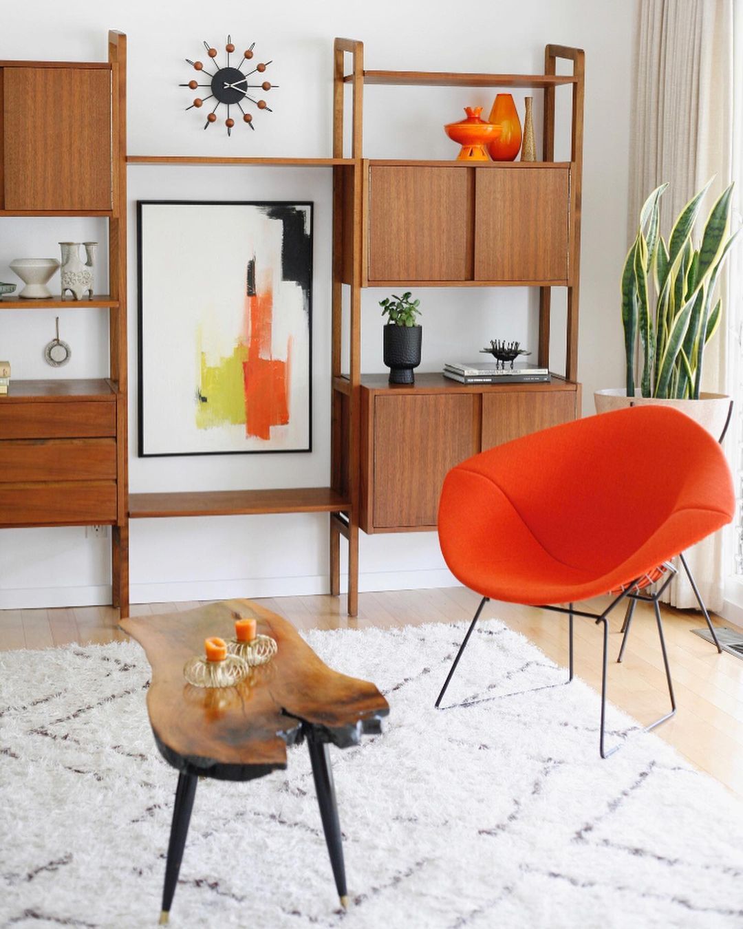 Mid-Century Modern Living Room with Orange Bertoia Chair via @thejennyjames
