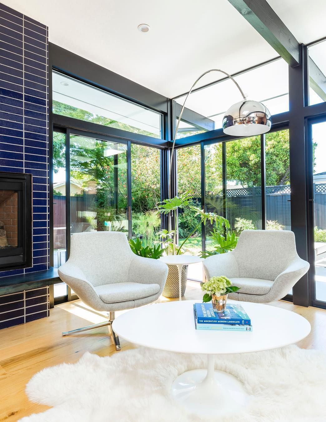Mid-Century Modern Living Room with White Tulip Table and Silver Arc Floor Lamp via @destinationeichler