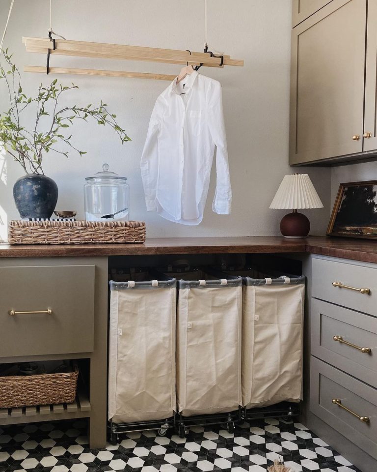 15 Gorgeous Farmhouse Laundry Room Decor Ideas