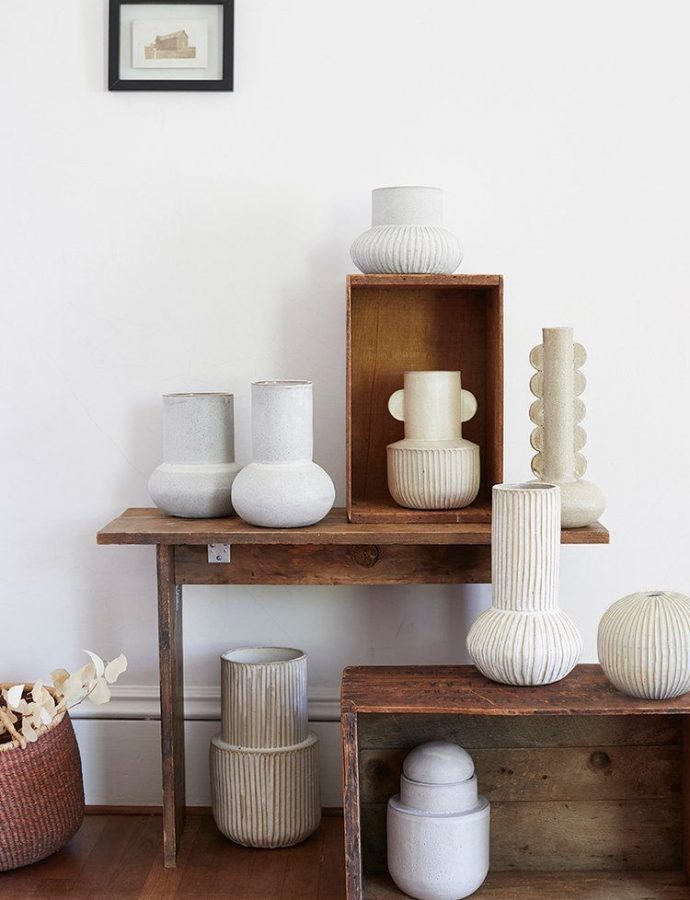 17 Stunning Ceramic Vases That Can Be Used in Any Room
