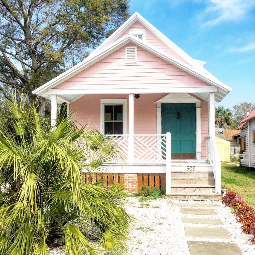 Pink House Beach Shack on Amelia Island via @ashleyharthogan