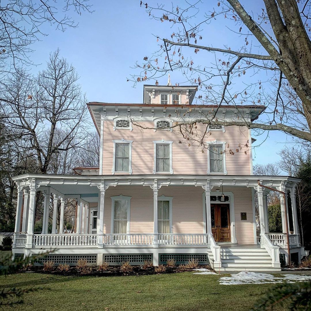 Pink House with Wrap Around Porch in Saratoga Springs via @samanthassamantiques