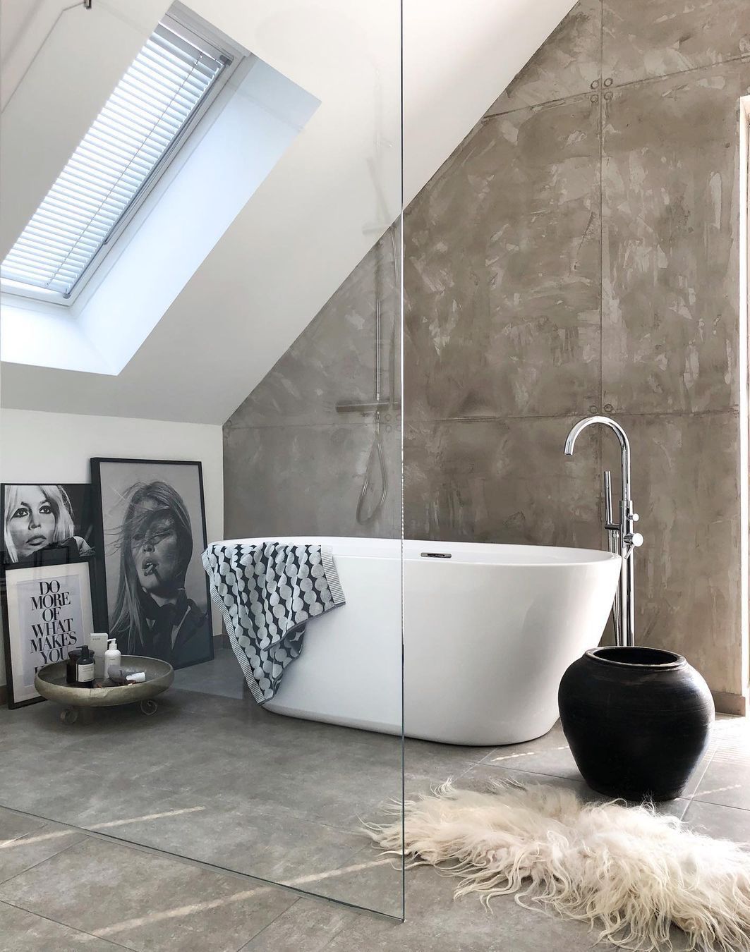 Scandinavian Bathroom with Freestanding White Tub via @gandeastrid