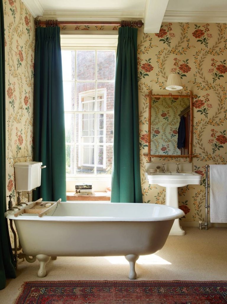 A Quintessential English Country Style Decor Guide