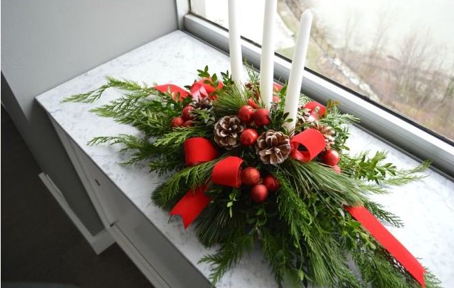 DIY Evergreen Christmas Centerpiece via celebrateanddecorate