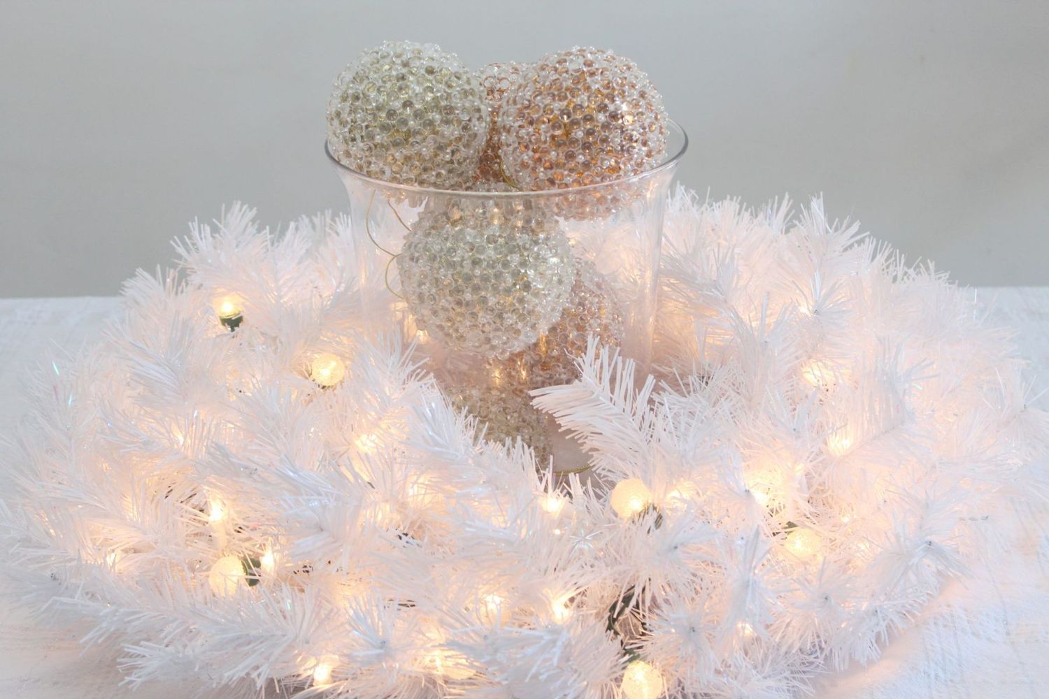 New Year's Eve White Wreath String Light Centerpiece via sparklelivingblog
