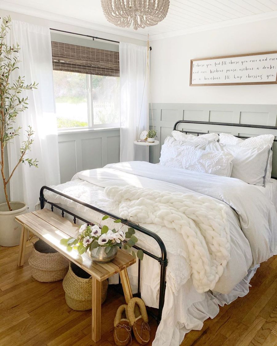 Black Iron Bed in Farmhouse Bedroom via @dreamingofhomemaking