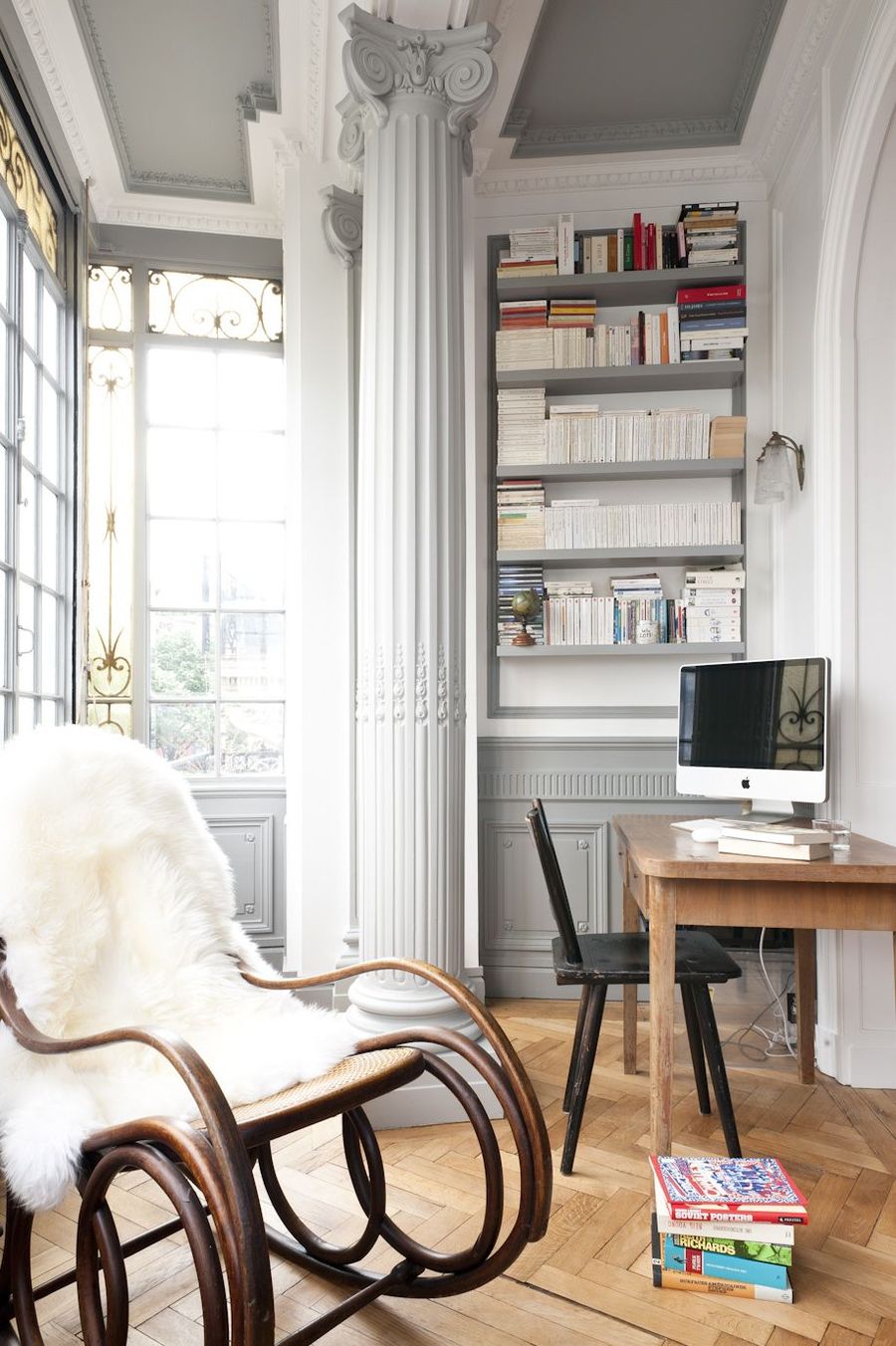 Built-in Bookshelves in a Parisian office decor