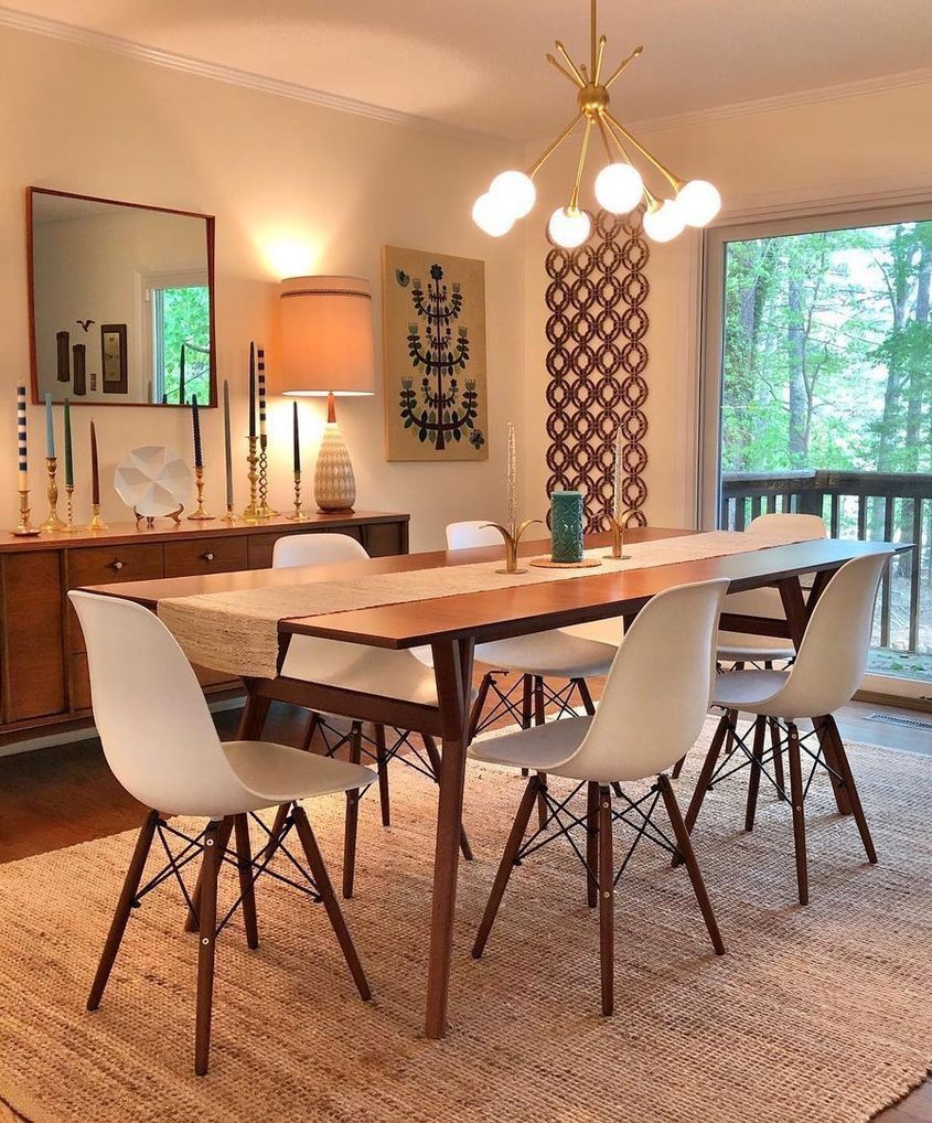 Eames Molded Plastic Chairs in Mid-Century Modern Dining Room via @theretrobeehive