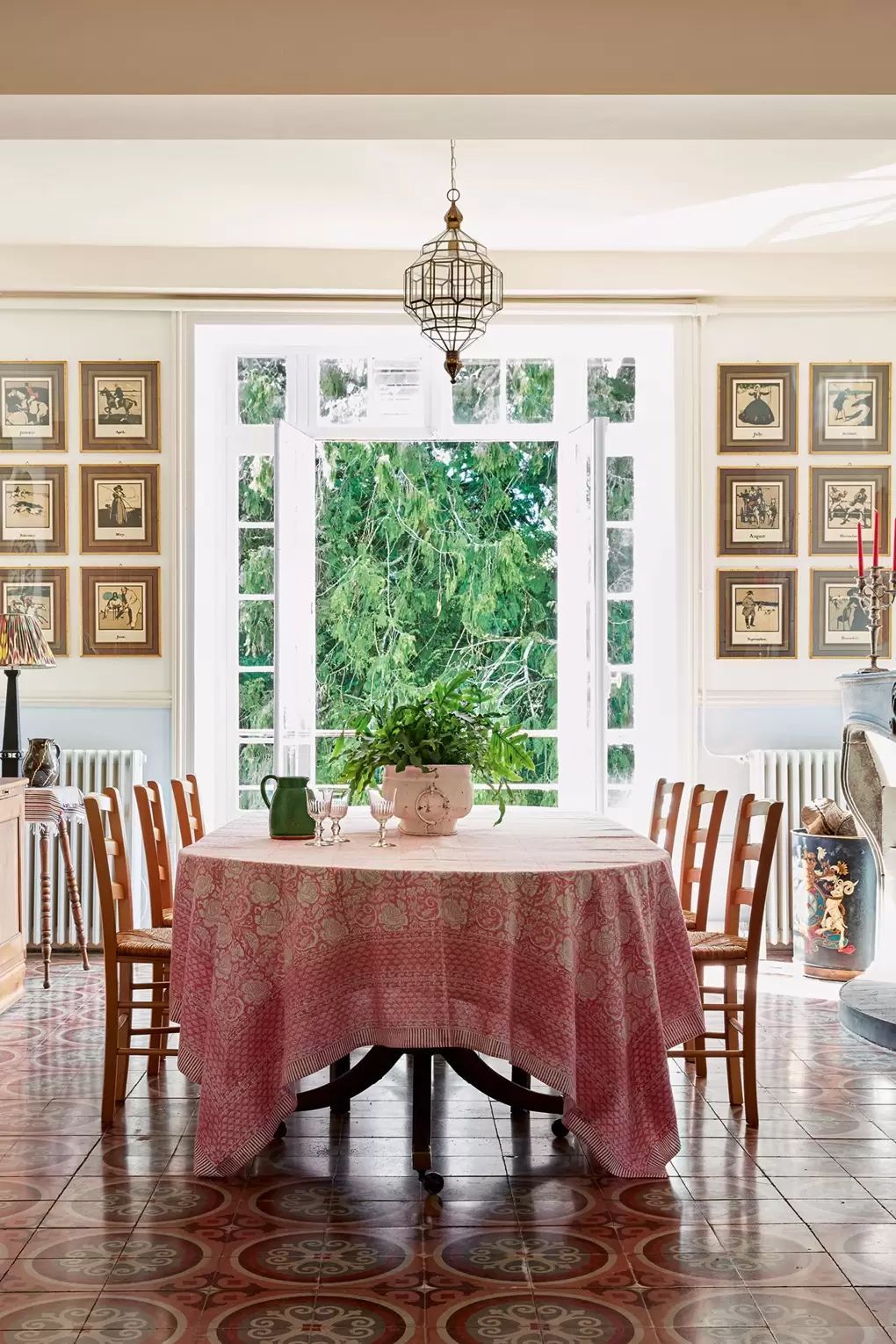 English Country Dining Room via Susan Deliss