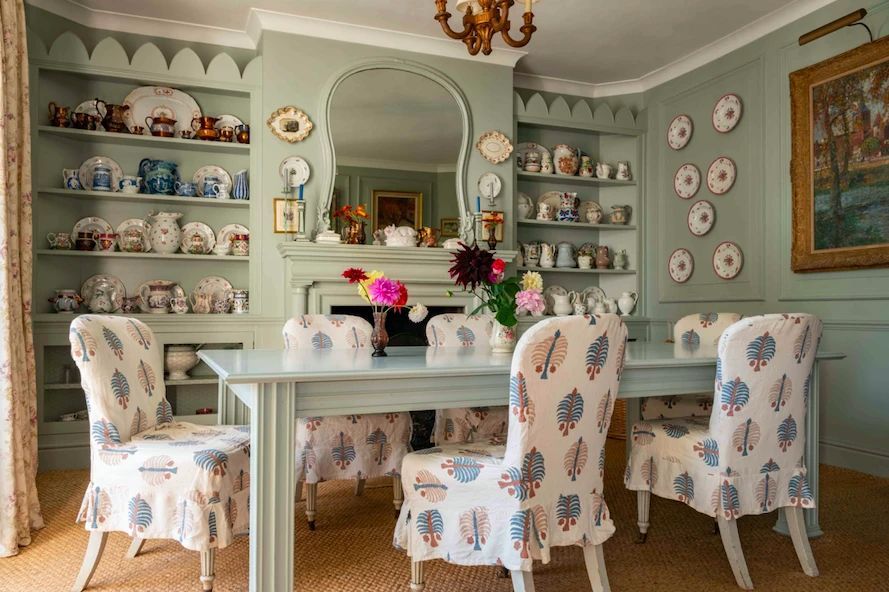 english country cottage dining room