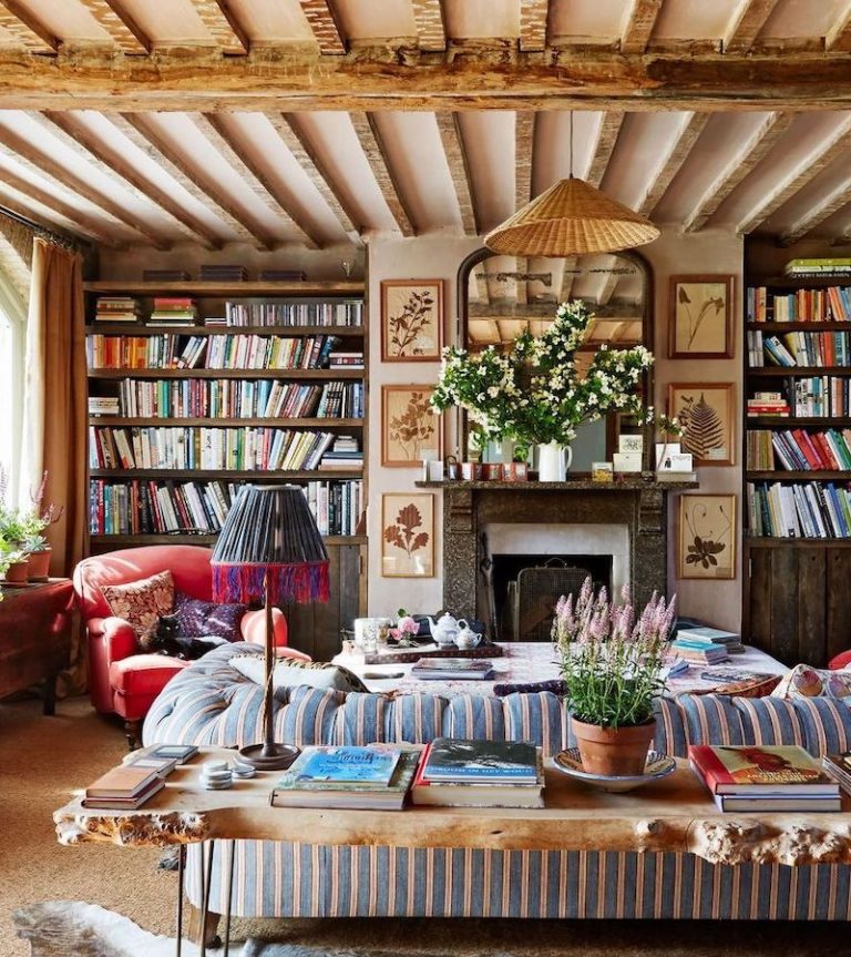 10 Fantastic English Country Living Rooms You Must See   English Country Living Room With Exposed Wood Ceiling Beams Via Amanda Brooks Architectural Digest 768x863 