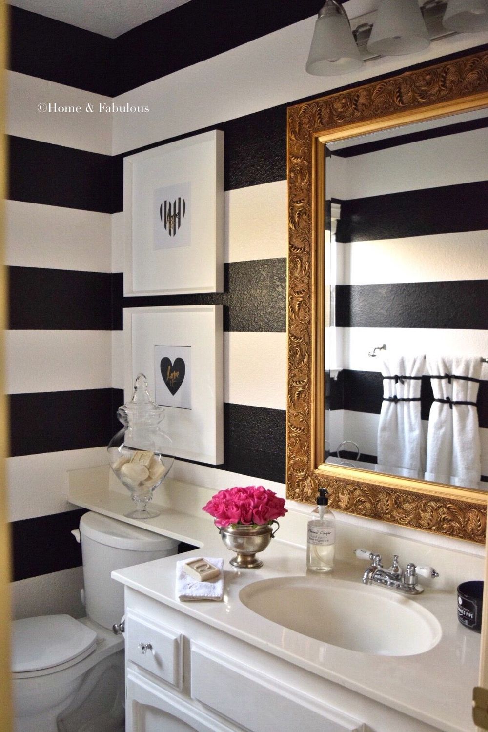 Glam Bathroom with Bold Walls via @homeandfabulous