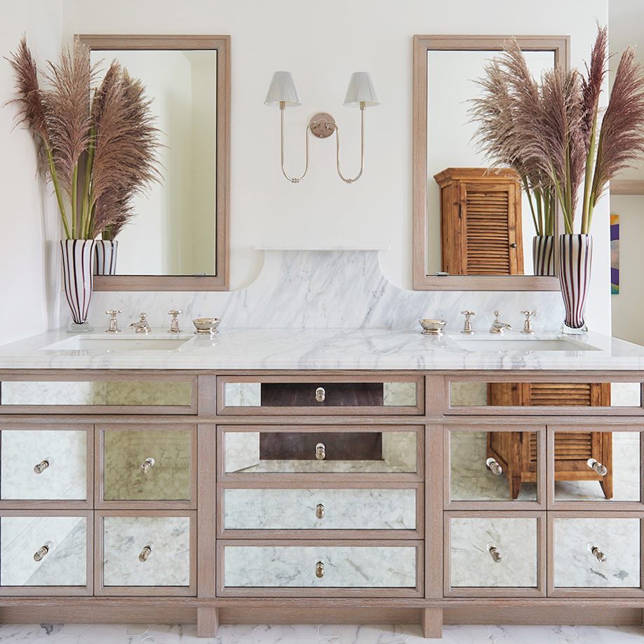 Glam Mirrored Bathroom Vanity Decor via @ellenkavanaugh