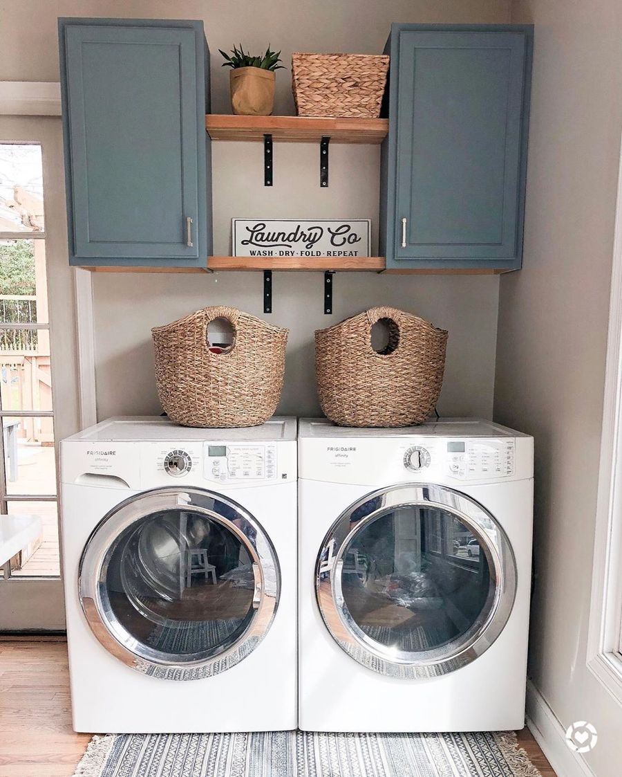 Jute basket storage in a Coastal Laundry Room via @thecoastalsoul