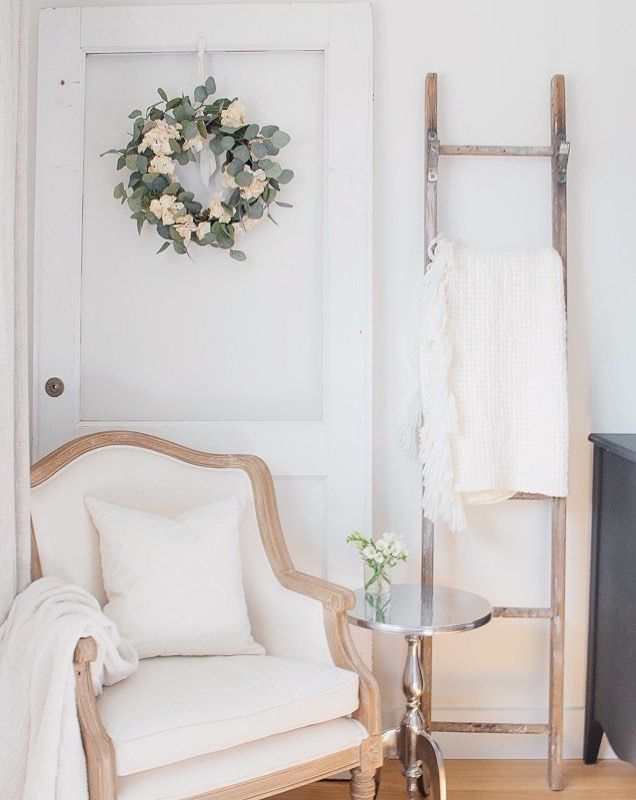 Leaning Wooden Wall Ladder via @makingitinthemountains