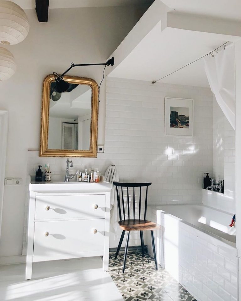 10 MustSee Parisian Bathroom Decor Ideas