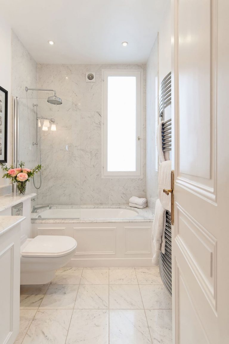 10 Must-See Parisian Bathroom Decor Ideas