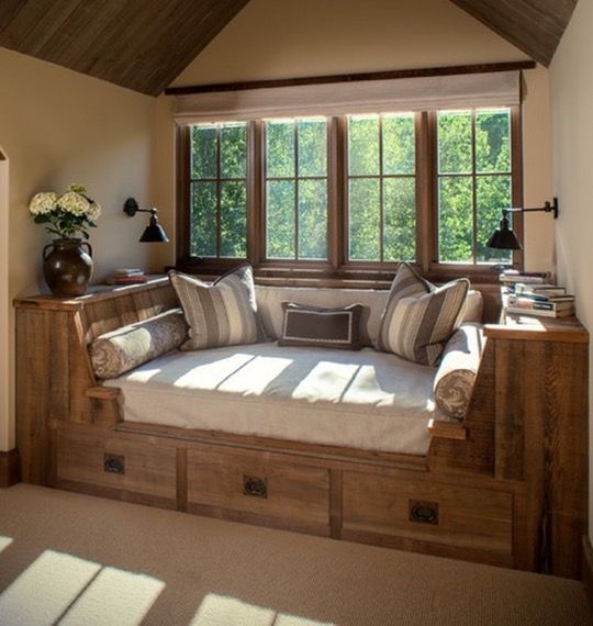 Reading Nook with Built-in Daybed via Miller Architects
