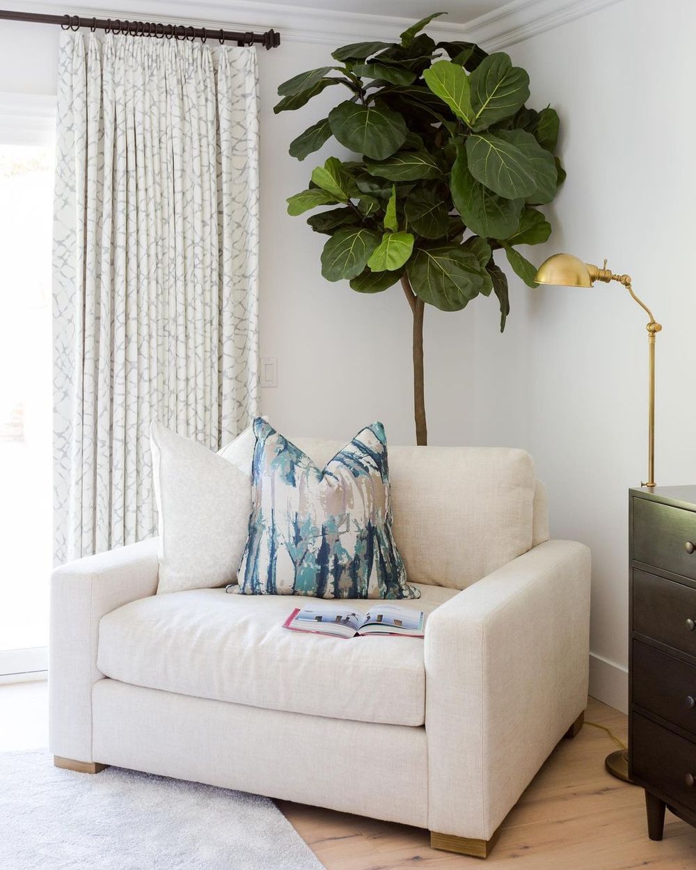 Reading Nook with Plush Oversized Accent Chair via @blackbanddesign
