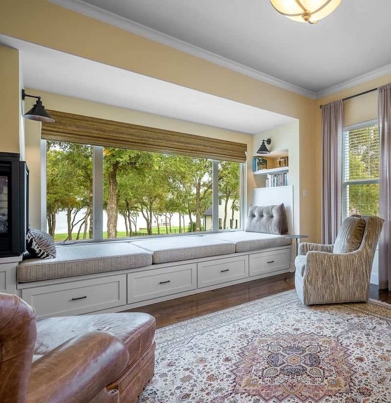 Reading Nook with Wide Window Light via @themattesongroup