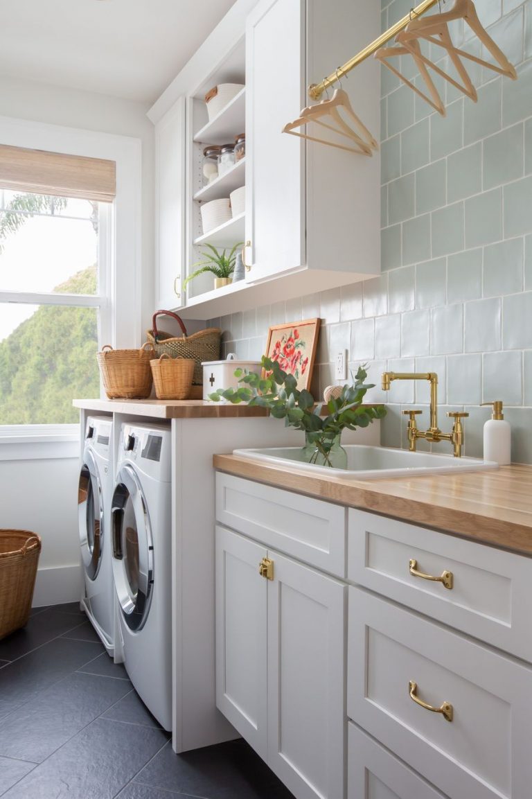 17 Dreamy Coastal Laundry Room Decor Ideas